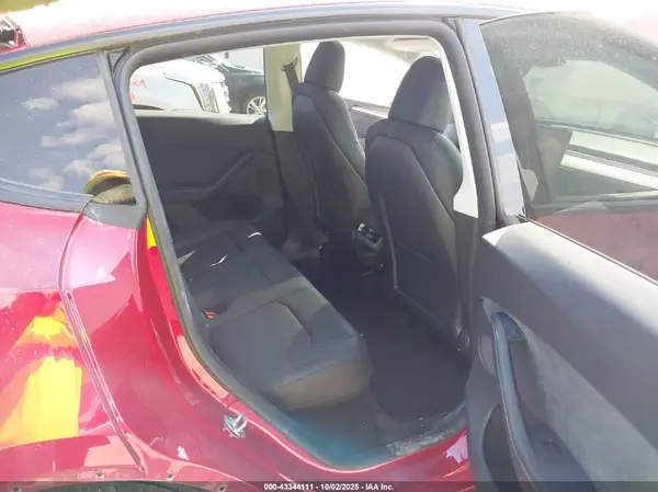 7SAYGDEF1SA351359 2025 TESLA MODEL Y - Image 8