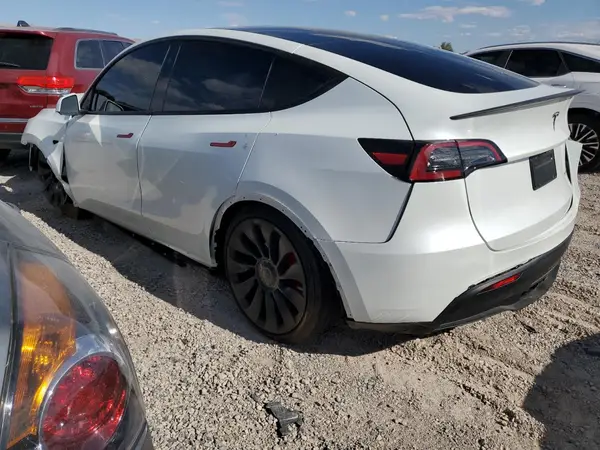 7SAYGDEF1SF310085 2025 TESLA MODEL Y - Image 2