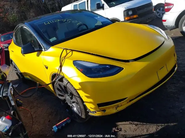 7SAYGDEF2NF310276 2022 TESLA MODEL Y - Image 1