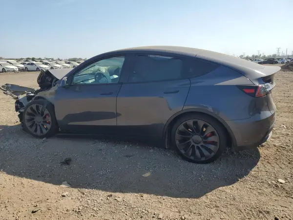 7SAYGDEF2NF312559 2022 TESLA MODEL Y - Image 2
