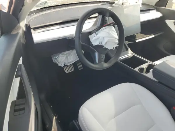 7SAYGDEF2NF312559 2022 TESLA MODEL Y - Image 8