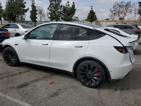 7SAYGDEF2NF317678 2022 TESLA MODEL Y - Image 2