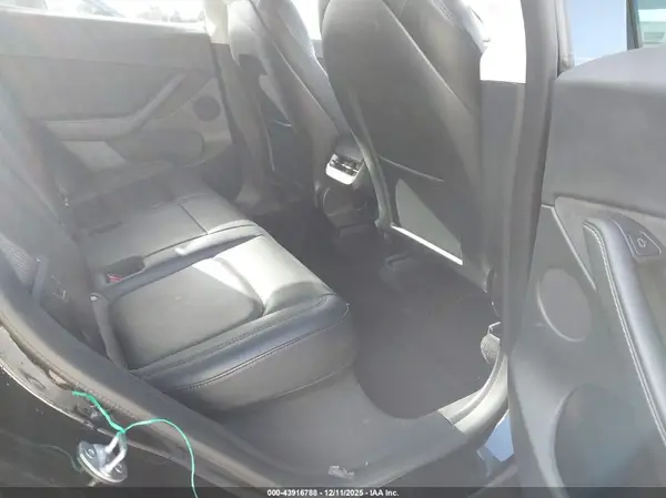 7SAYGDEF2NF319933 2022 TESLA MODEL Y - Image 8