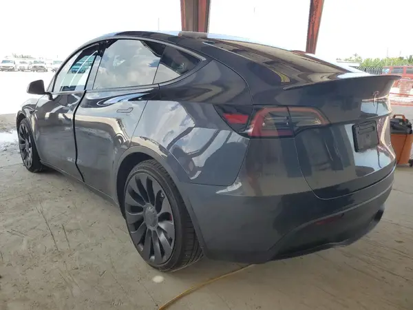 7SAYGDEF2NF330253 2022 TESLA MODEL Y - Image 2