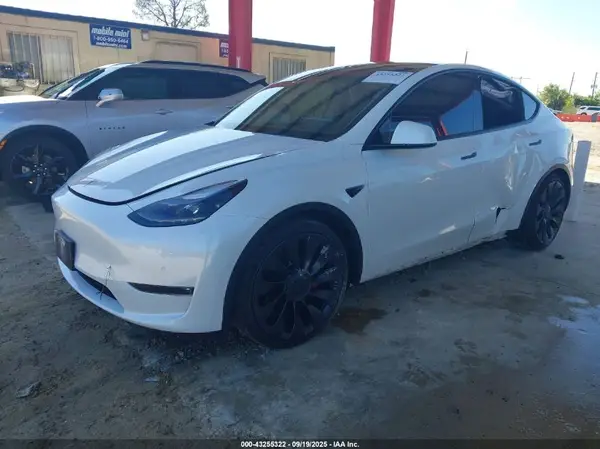7SAYGDEF2NF336635 2022 TESLA MODEL Y - Image 2