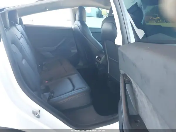 7SAYGDEF2NF336635 2022 TESLA MODEL Y - Image 8