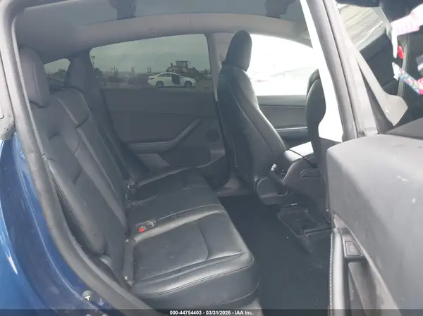 7SAYGDEF2NF337087 2022 TESLA MODEL Y - Image 8