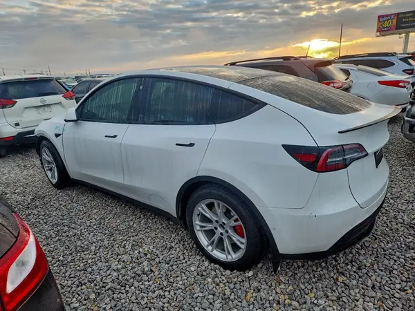 7SAYGDEF2NF341348 2022 TESLA MODEL Y - Image 2