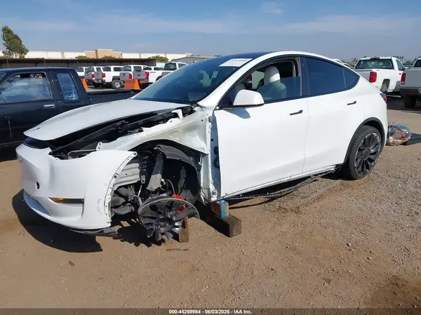 7SAYGDEF2NF346369 2022 TESLA MODEL Y - Image 2
