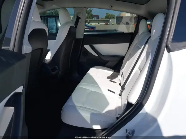 7SAYGDEF2NF346369 2022 TESLA MODEL Y - Image 8