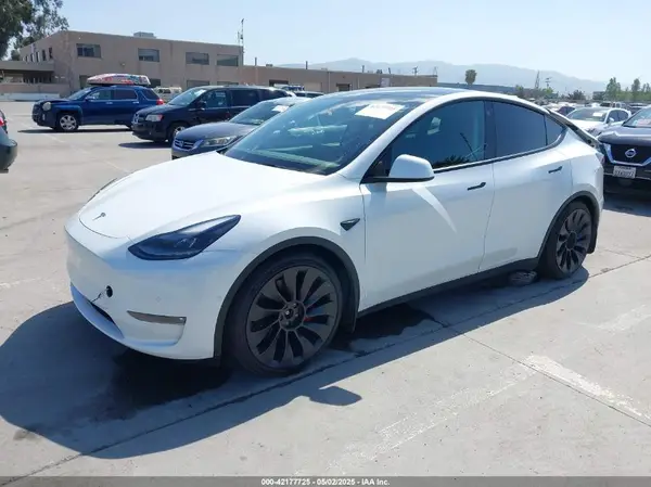 7SAYGDEF2NF347456 2022 TESLA MODEL Y - Image 2