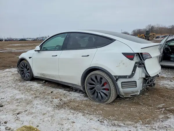 7SAYGDEF2NF361261 2022 TESLA MODEL Y - Image 2