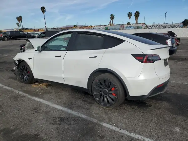 7SAYGDEF2NF366315 2022 TESLA MODEL Y - Image 2