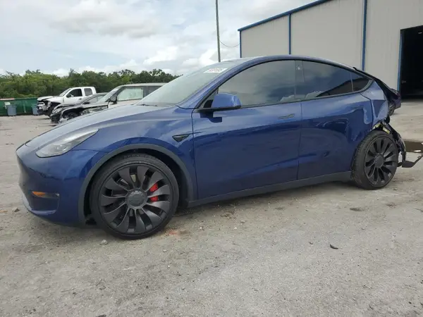 7SAYGDEF2NF377637 2022 TESLA MODEL Y - Image 1