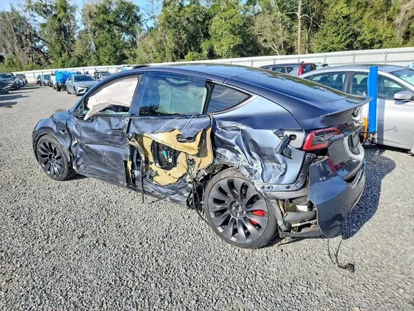 7SAYGDEF2NF378187 2022 TESLA MODEL Y - Image 2