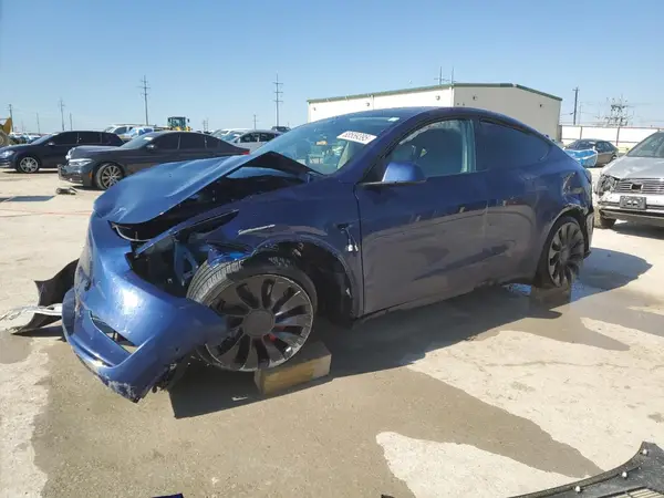 7SAYGDEF2NF388086 2022 TESLA MODEL Y - Image 1