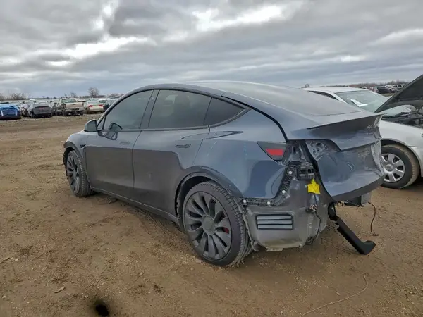 7SAYGDEF2NF394549 2022 TESLA MODEL Y - Image 2