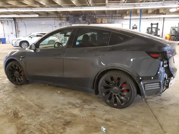 7SAYGDEF2NF398942 2022 TESLA MODEL Y - Image 2