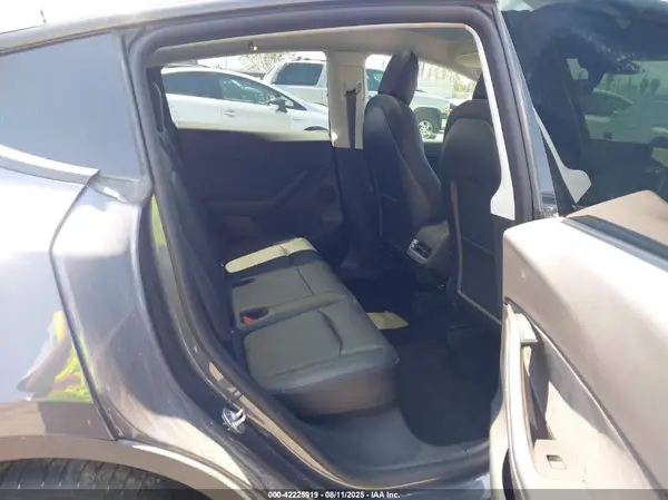 7SAYGDEF2NF403802 2022 TESLA MODEL Y - Image 8