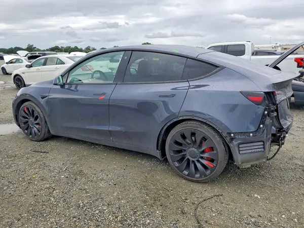 7SAYGDEF2NF404092 2022 TESLA MODEL Y - Image 2