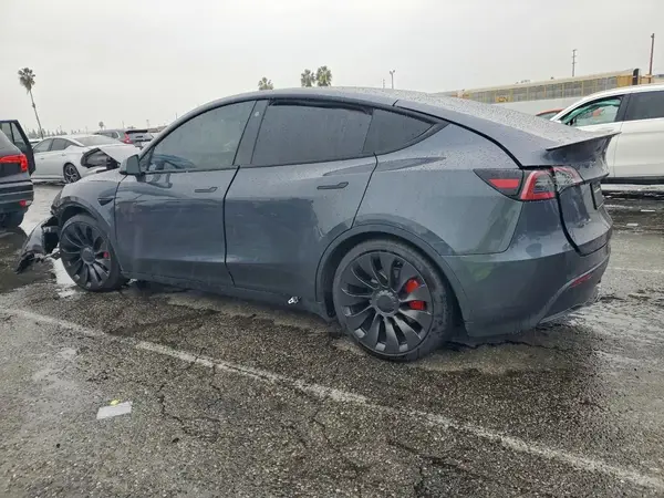 7SAYGDEF2NF405081 2022 TESLA MODEL Y - Image 2