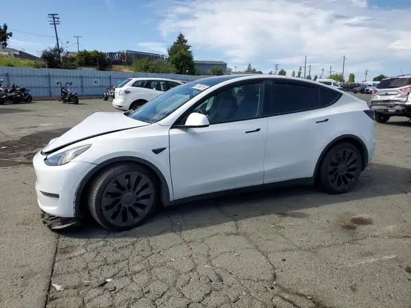 7SAYGDEF2NF405596 2022 TESLA MODEL Y - Image 1