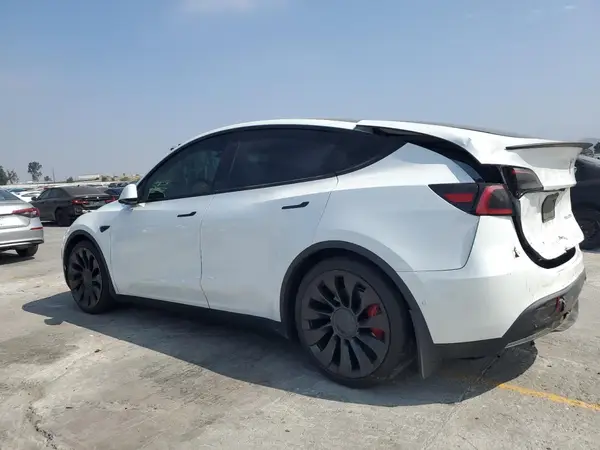 7SAYGDEF2NF405792 2022 TESLA MODEL Y - Image 2