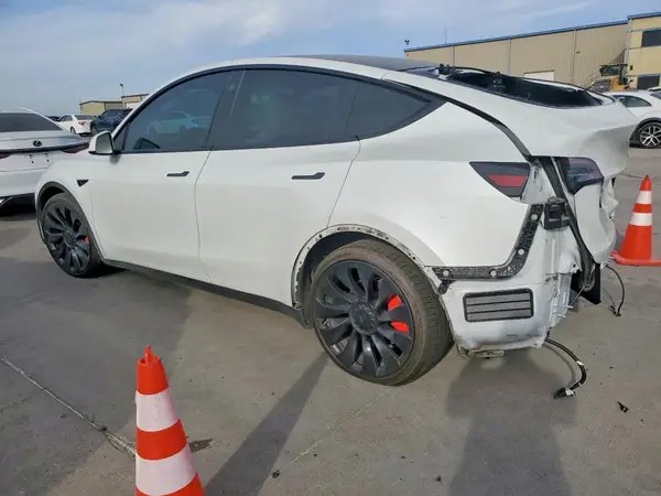 7SAYGDEF2NF406344 2022 TESLA MODEL Y - Image 2