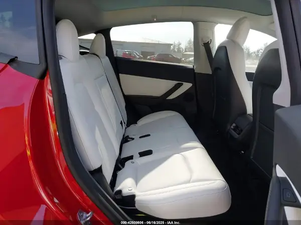 7SAYGDEF2NF409129 2022 TESLA MODEL Y - Image 8
