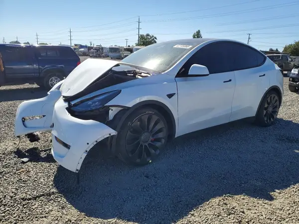 7SAYGDEF2NF446701 2022 TESLA MODEL Y - Image 1