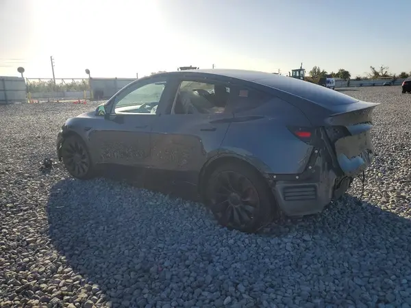 7SAYGDEF2NF452238 2022 TESLA MODEL Y - Image 2