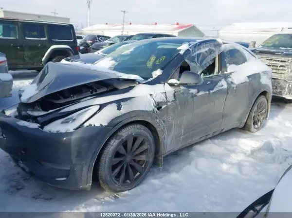 7SAYGDEF2NF452479 2022 TESLA MODEL Y - Image 2