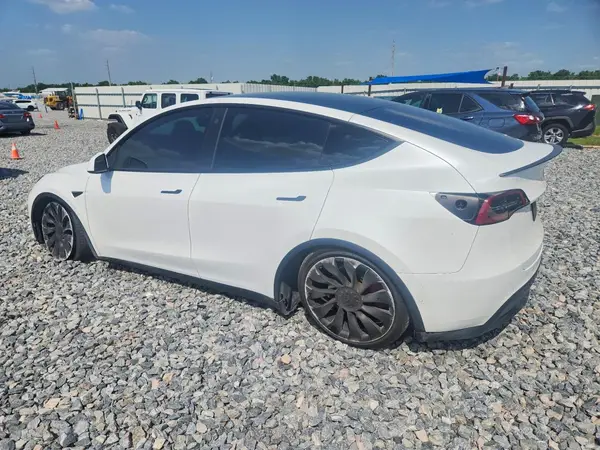 7SAYGDEF2NF452501 2022 TESLA MODEL Y - Image 2