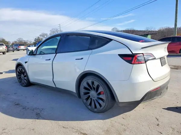 7SAYGDEF2NF455348 2022 TESLA MODEL Y - Image 2