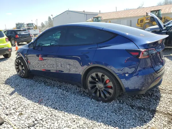 7SAYGDEF2NF461103 2022 TESLA MODEL Y - Image 2