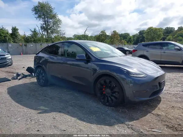 7SAYGDEF2NF465832 2022 TESLA MODEL Y - Image 1