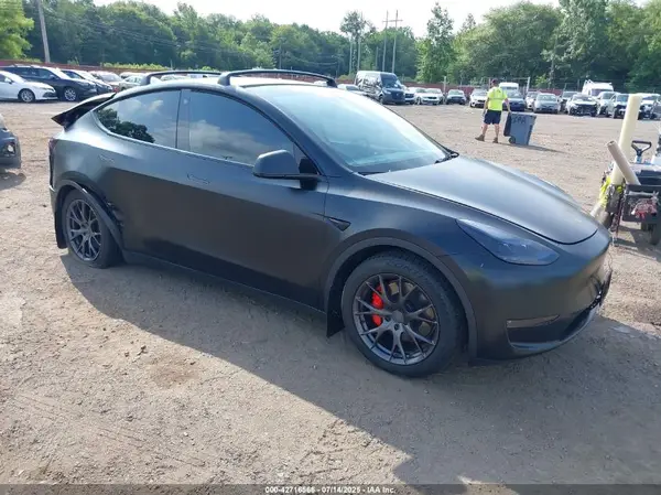 7SAYGDEF2NF466446 2022 TESLA MODEL Y - Image 1
