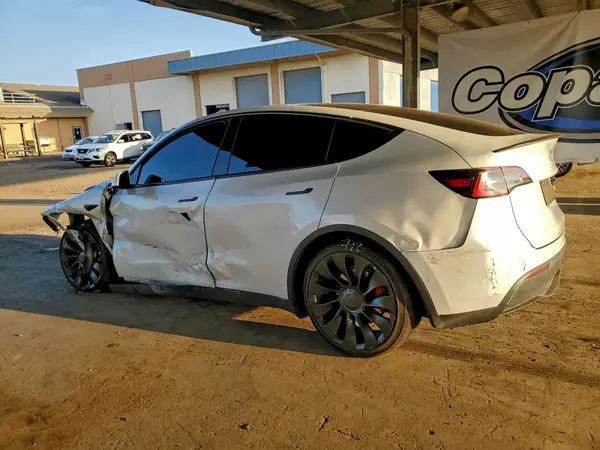 7SAYGDEF2NF484249 2022 TESLA MODEL Y - Image 2