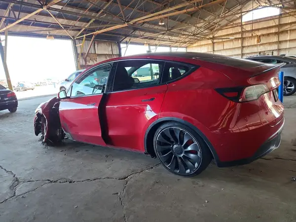 7SAYGDEF2NF484901 2022 TESLA MODEL Y - Image 2