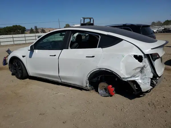 7SAYGDEF2NF490343 2022 TESLA MODEL Y - Image 2