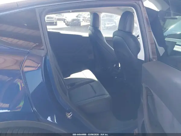 7SAYGDEF2NF490410 2022 TESLA MODEL Y - Image 8