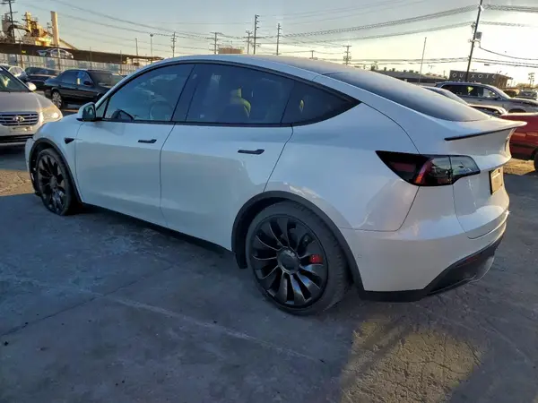7SAYGDEF2NF491590 2022 TESLA MODEL Y - Image 2