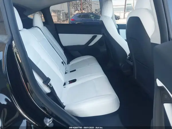 7SAYGDEF2NF493839 2022 TESLA MODEL Y - Image 8