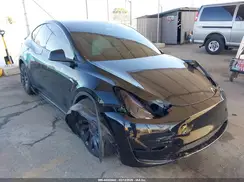 7SAYGDEF2NF518111 2022 TESLA MODEL Y