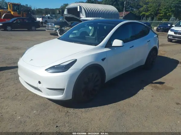 7SAYGDEF2NF519002 2022 TESLA MODEL Y - Image 2