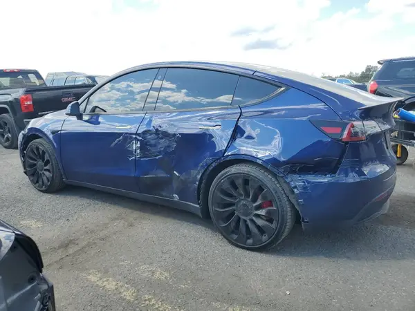 7SAYGDEF2NF519243 2022 TESLA MODEL Y - Image 2