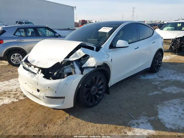 7SAYGDEF2NF520604 2022 TESLA MODEL Y - Image 2