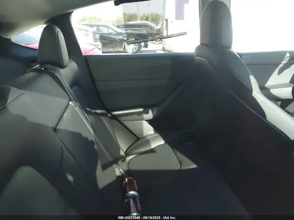 7SAYGDEF2NF521347 2022 TESLA MODEL Y - Image 8