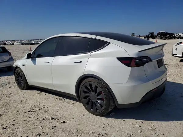 7SAYGDEF2NF521705 2022 TESLA MODEL Y - Image 2