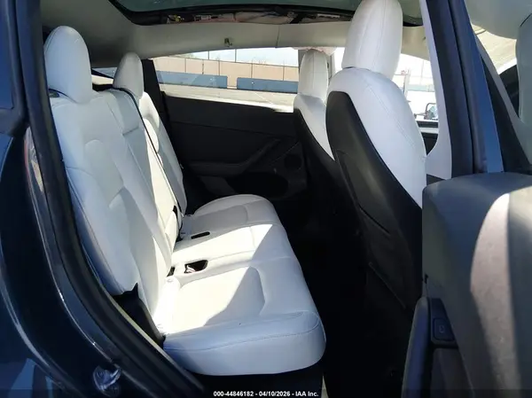7SAYGDEF2NF522269 2022 TESLA MODEL Y - Image 8